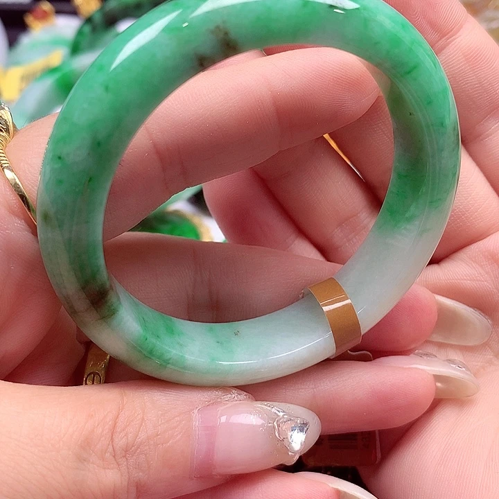 翡翠未镶嵌手镯翡翠手镯