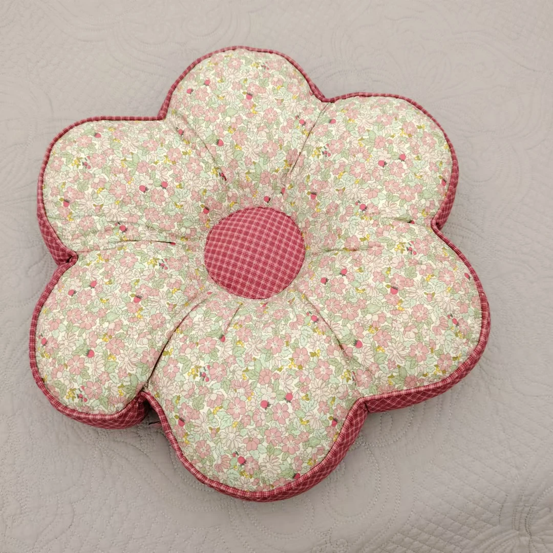 48716 粉色花朵棉质绗缝坐垫 40×40高7cm左右 内里填充：羽丝棉