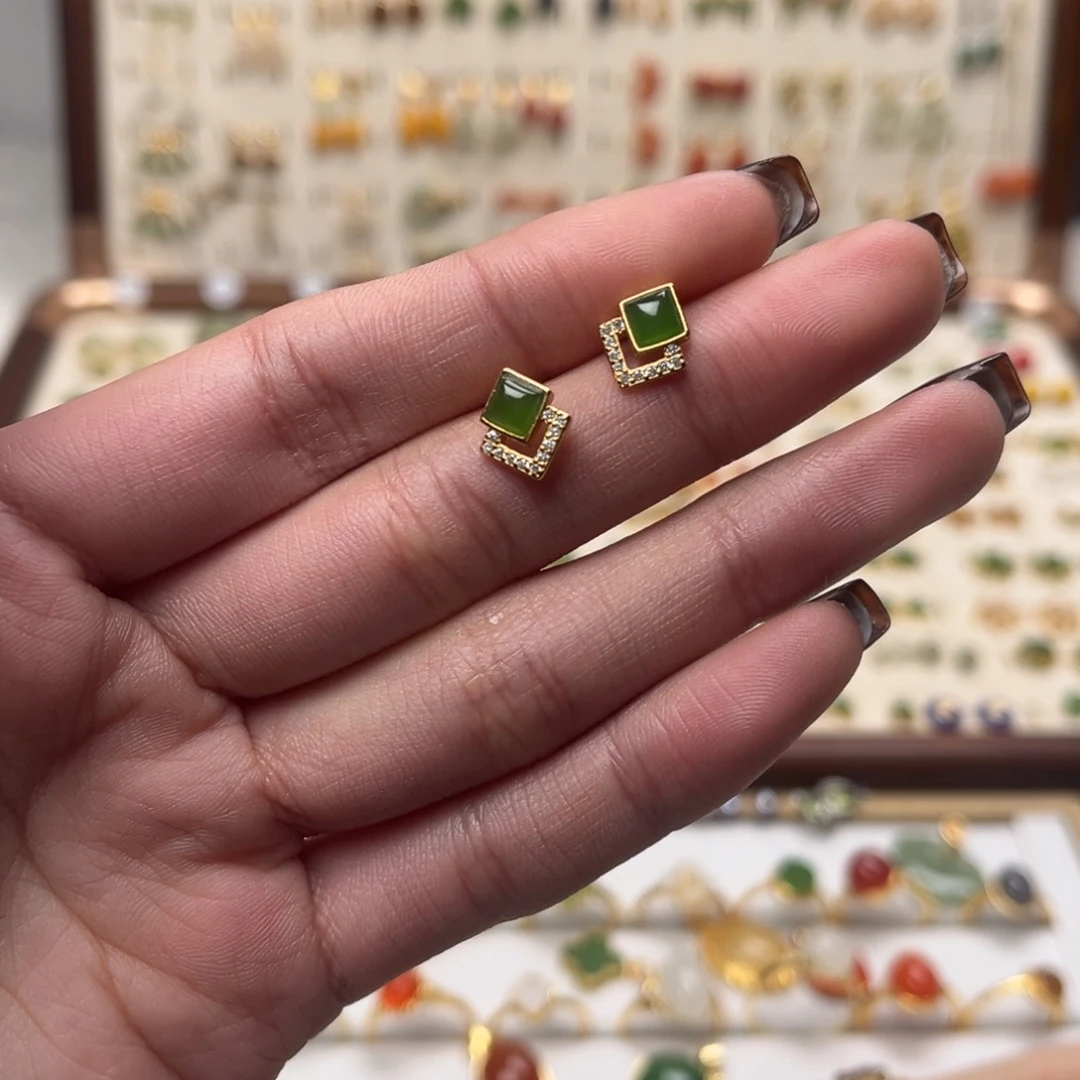 和田玉未镶嵌耳饰