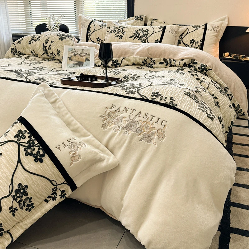 暖冬立体雕花加厚牛奶绒刺绣拼接四件套jnz