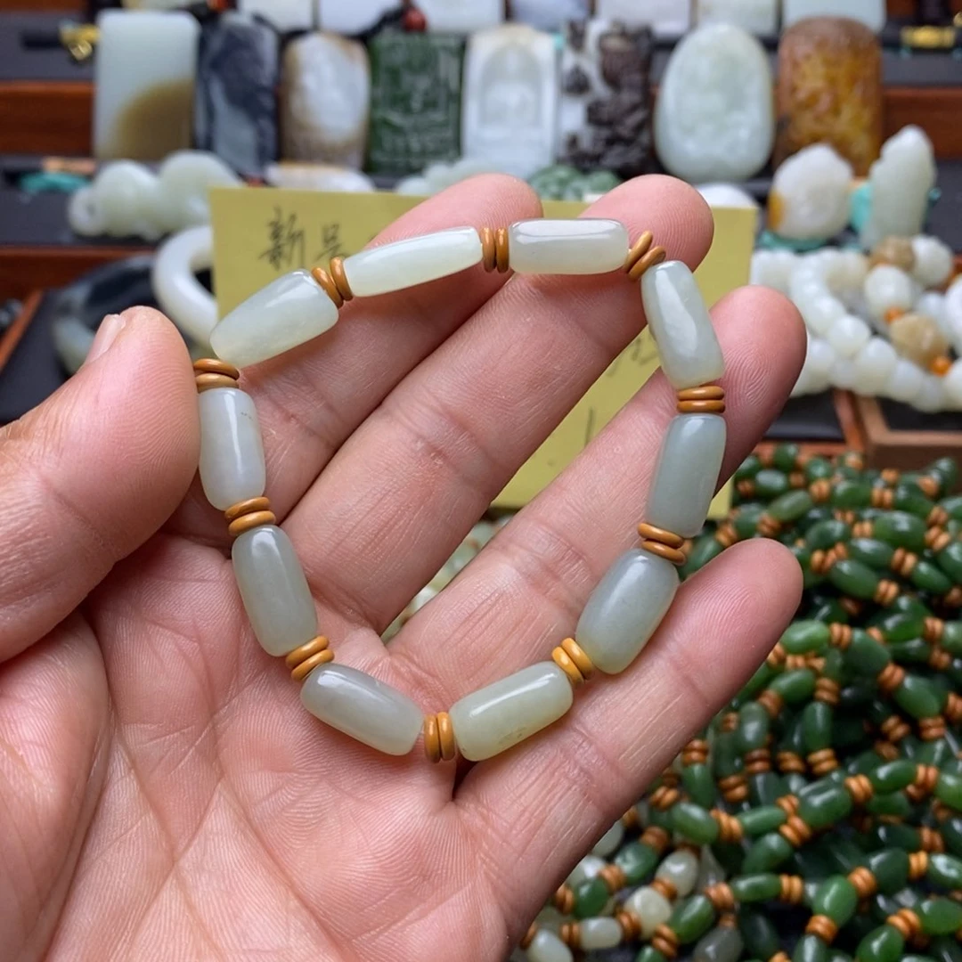 和田玉未镶嵌颈饰家**贵