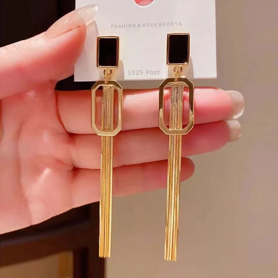 铜合金耳饰 2025新款爆款高级轻奢设计防过敏耳饰女气质时尚耳坠