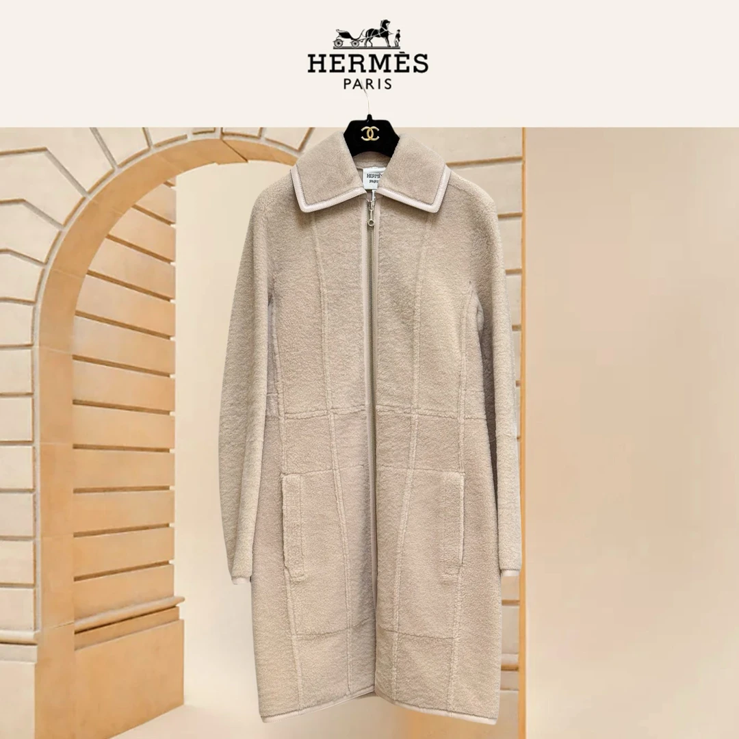 99新 Hermes/爱马仕 36码杏色皮毛一体翻领长款外套