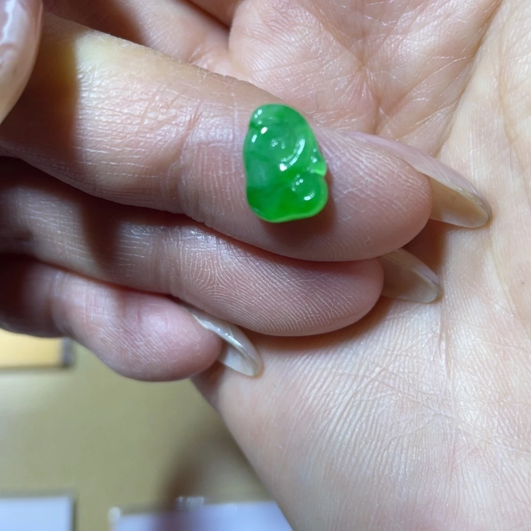 翡翠颈饰未镶嵌如意