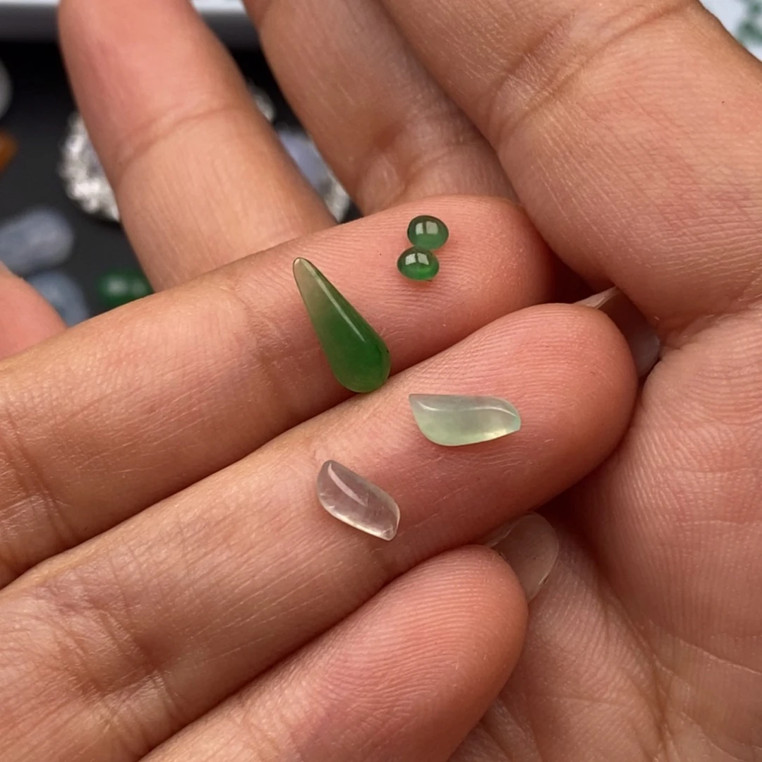 翡翠戒指未镶嵌裸石翡翠