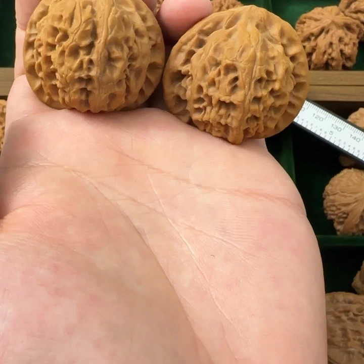 文玩核桃吊坠42全品宫灯