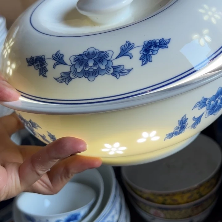 八寸天香翡翠品锅一个