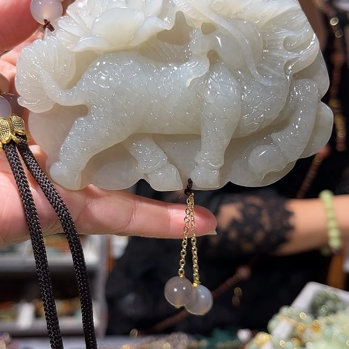 未镶嵌岫玉毛衣链