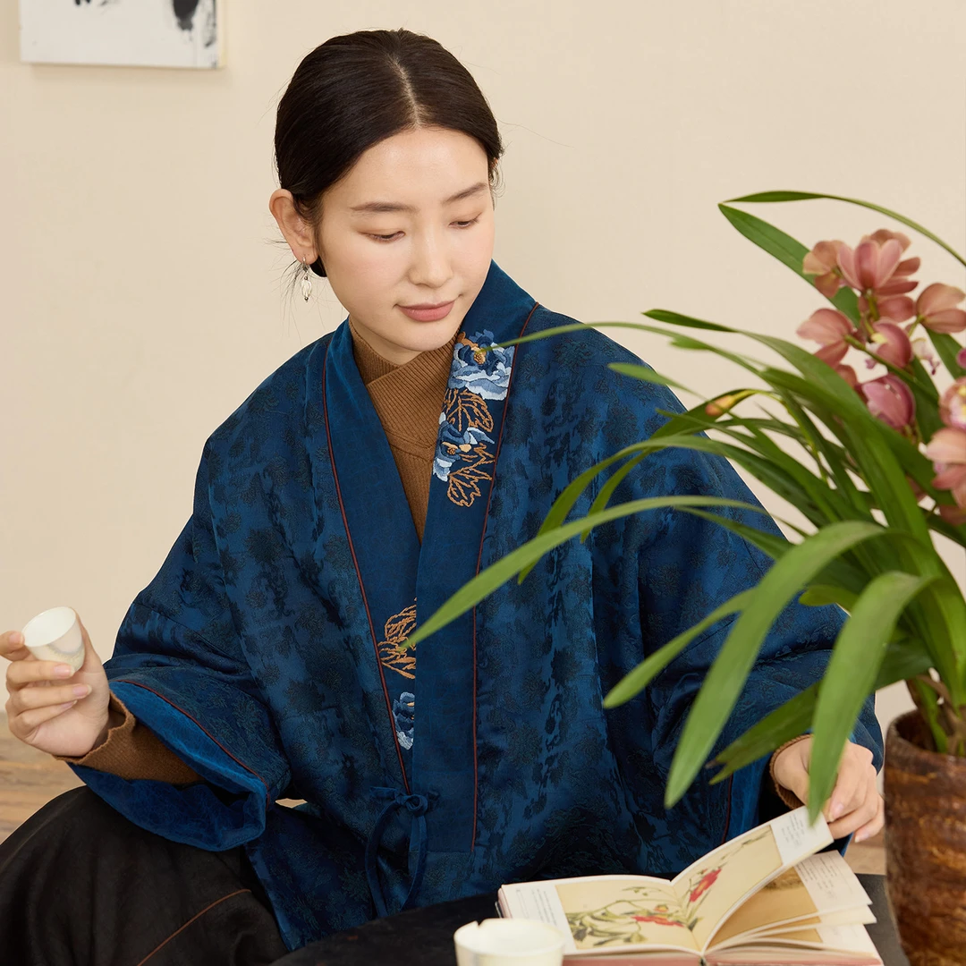 【沧澜锦色】吉祥羽儿原创50MM植物染织锦香云纱手工绣花棉外套女