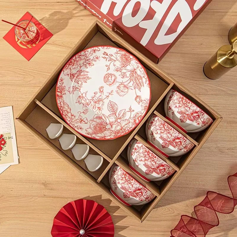 【新疆包邮】4碗2盘4勺玫瑰皇后红色米饭碗盘子礼盒套装高颜值吃饭