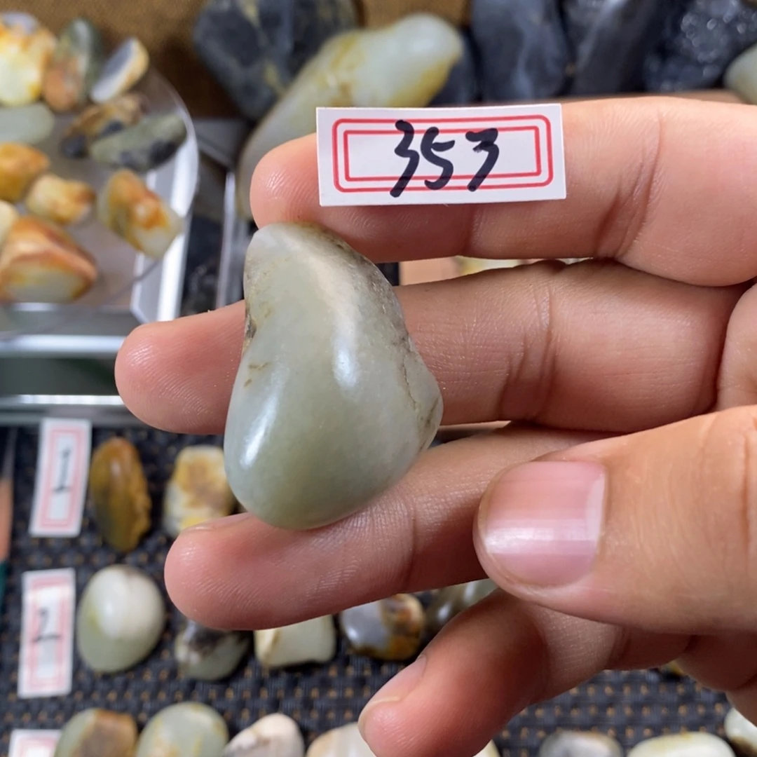 和田玉（糖玉）未镶嵌挂件