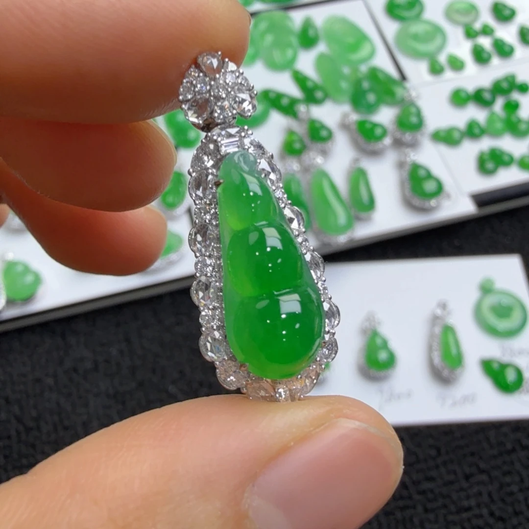 颈饰未镶嵌翡翠福豆