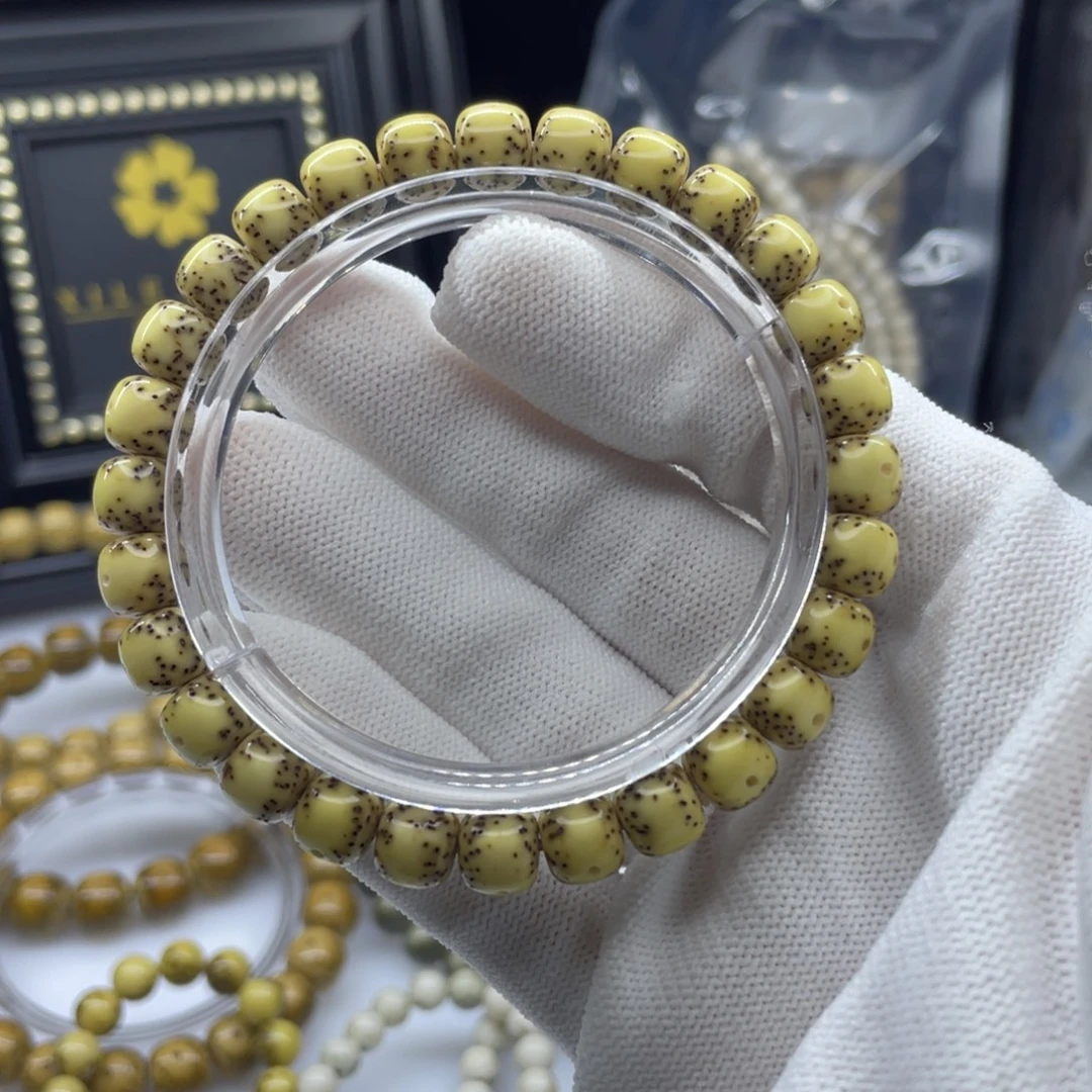 星月菩提吊坠04        8绿包白贯穿通体