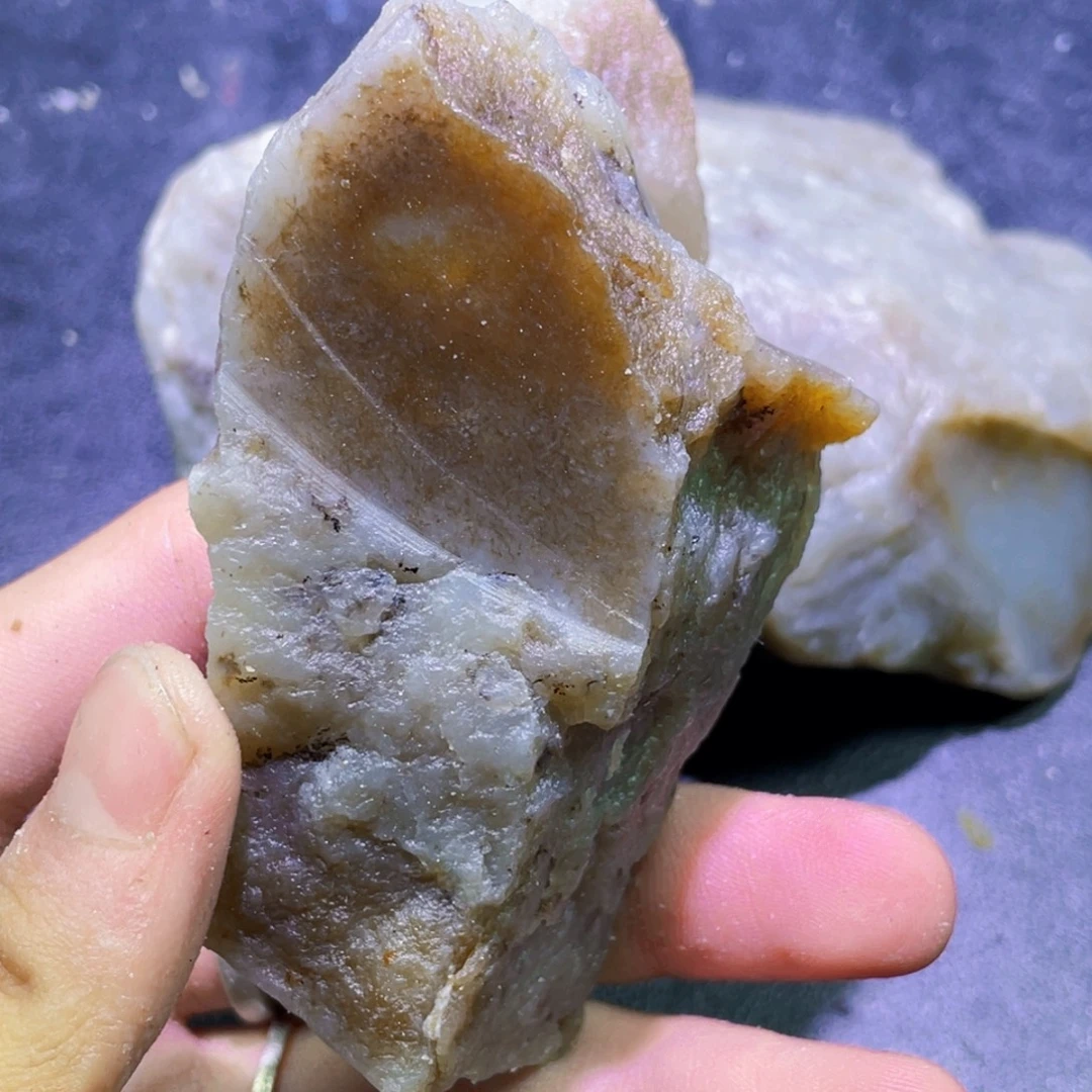 和田玉未镶嵌珠宝半成品