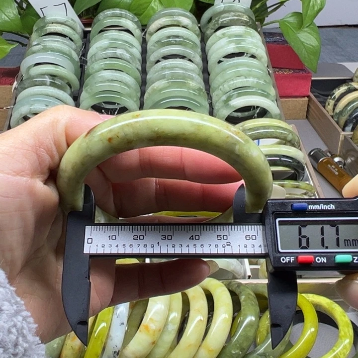 蛇纹石玉未镶嵌手镯47