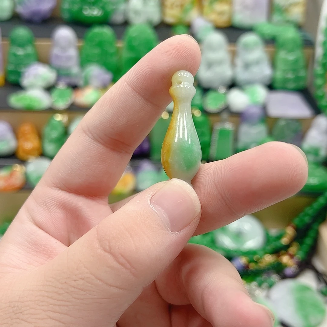 吊坠(赠链)未镶嵌翡翠