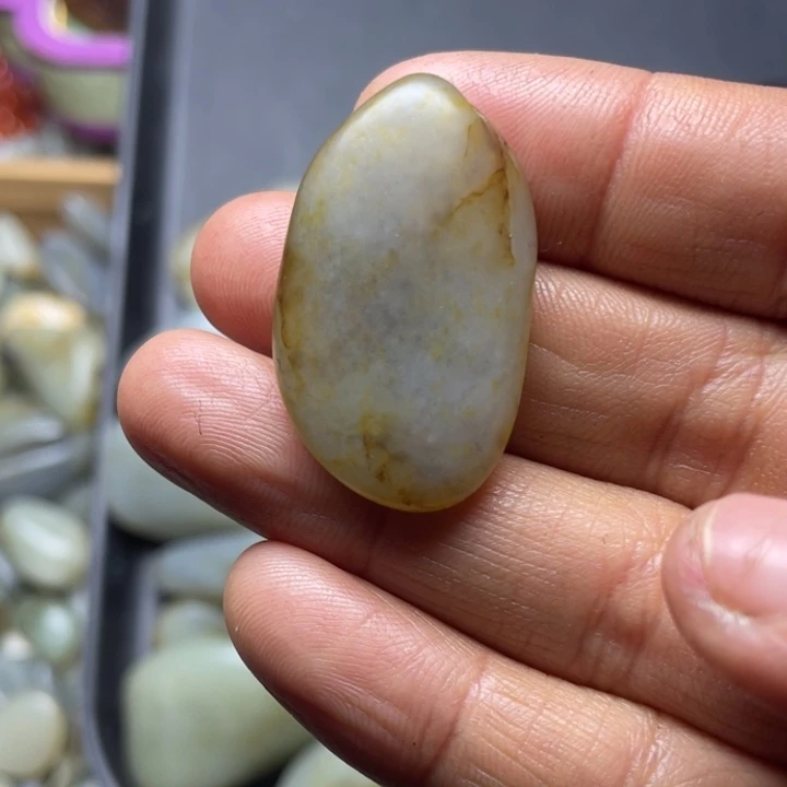 和田玉未镶嵌珠宝半成品