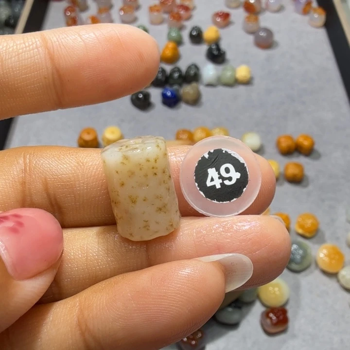 和田玉未镶嵌珠宝奇石