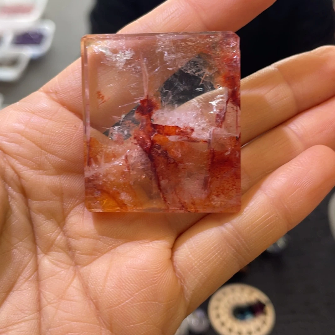 与***…水晶未镶嵌珠宝半成品