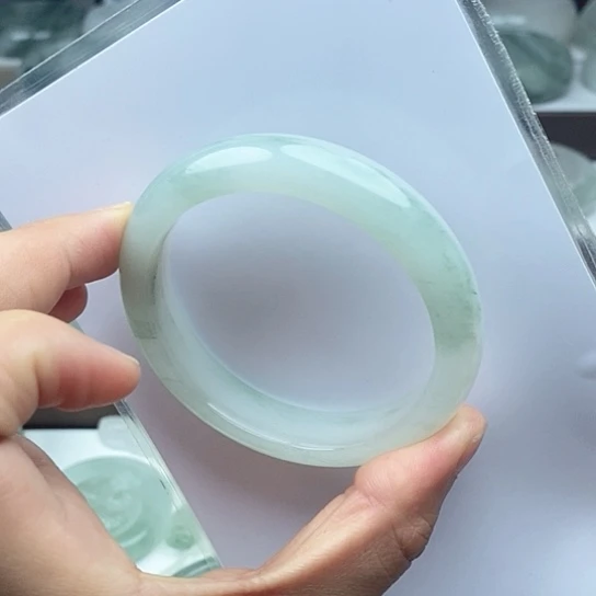 石英质玉（金丝玉）手镯未镶嵌