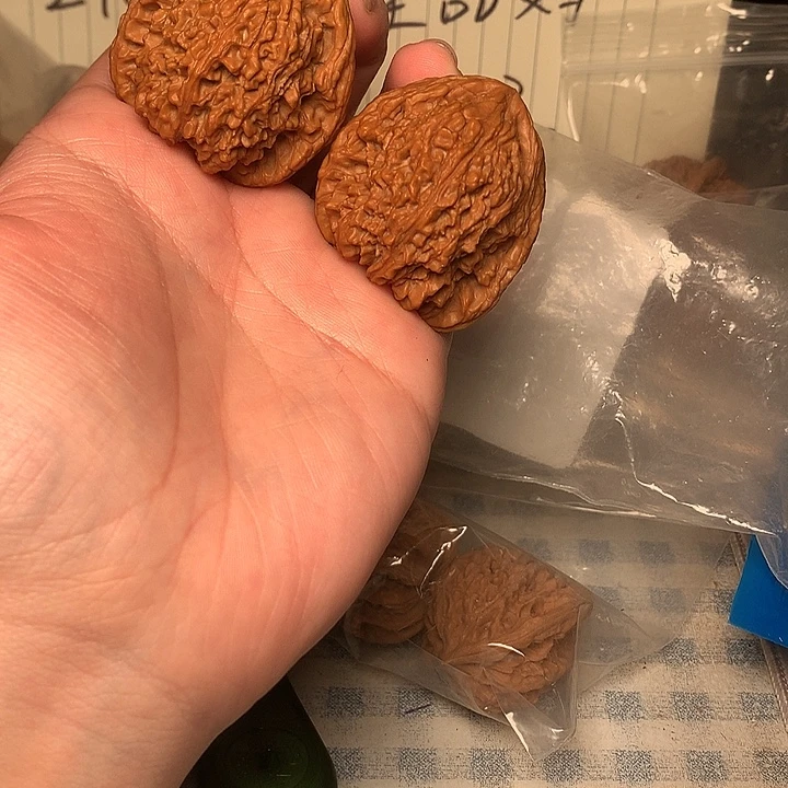 涿鹿南疆文玩核桃38尺寸有黄