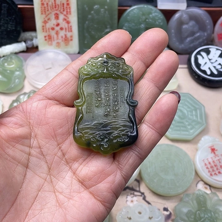 蛇纹石玉合金颈饰