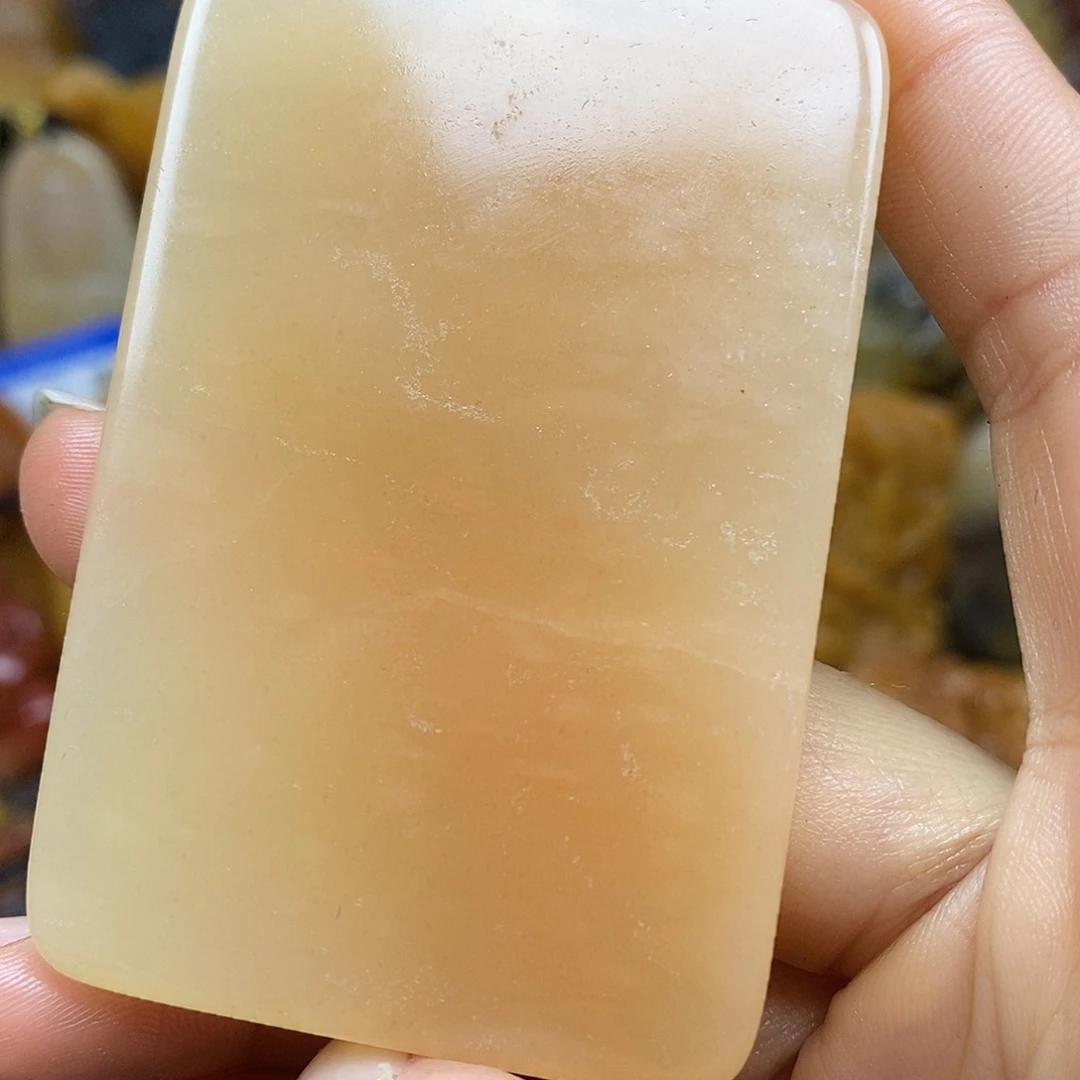 石英质玉（黄龙玉）颈饰未镶嵌