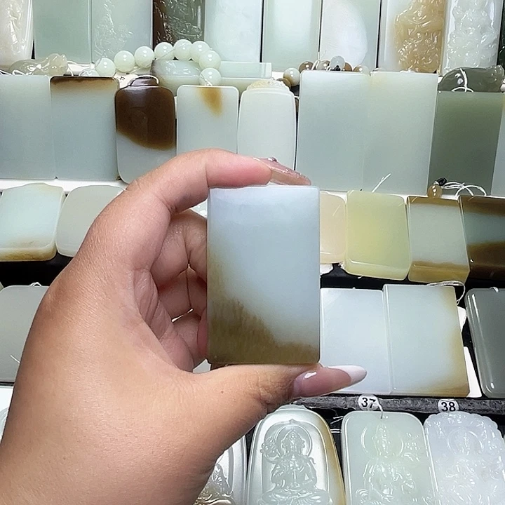 颈饰未镶嵌和田玉