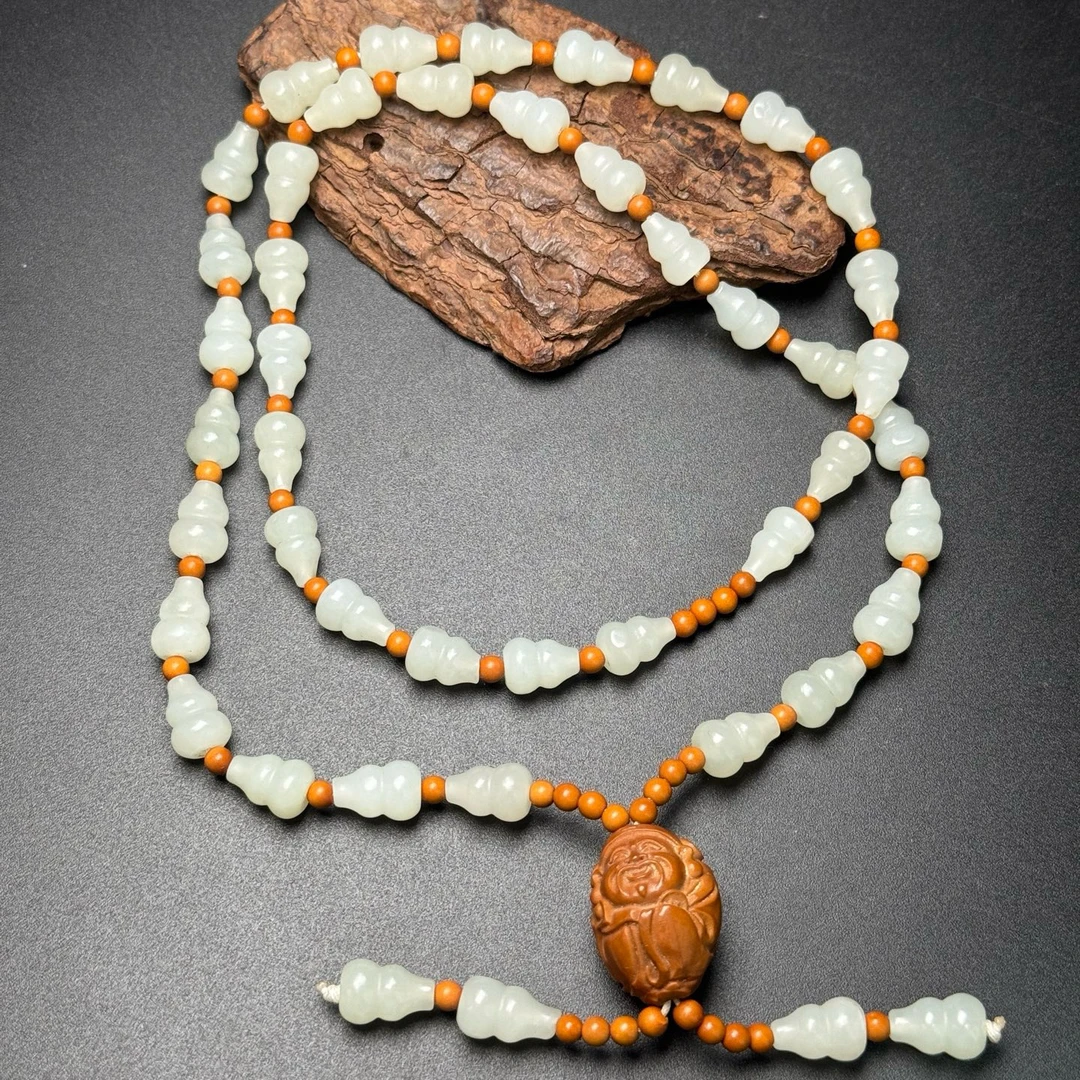 精美和田玉葫芦项链