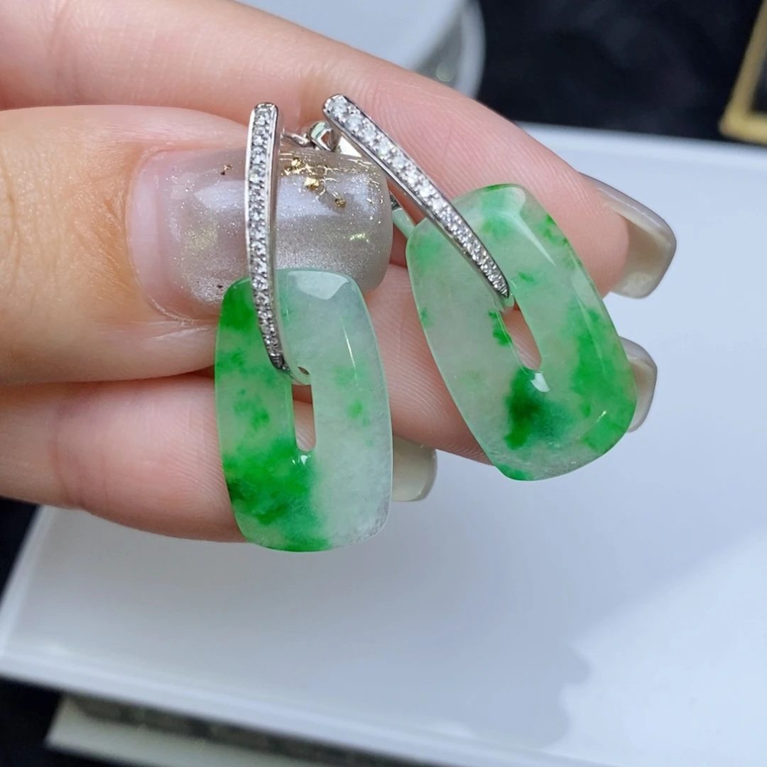 翡翠18K金镶嵌耳饰福贝