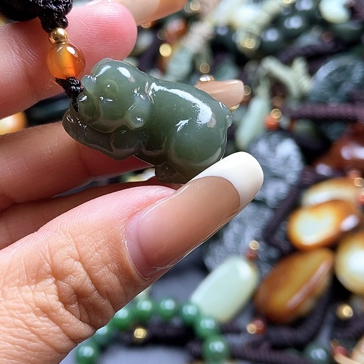 和田玉颈饰未镶嵌