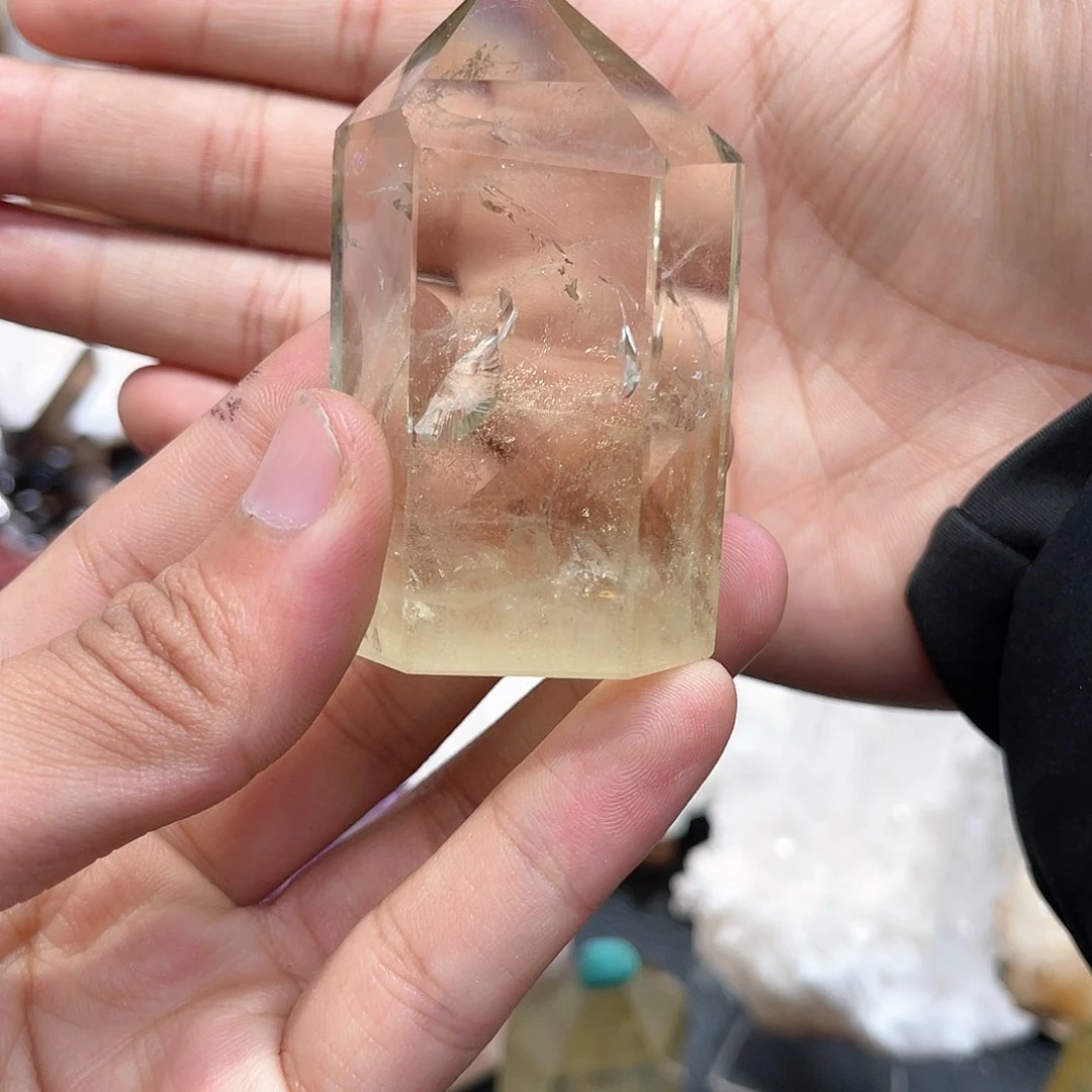 水晶水晶未镶嵌一****。水晶