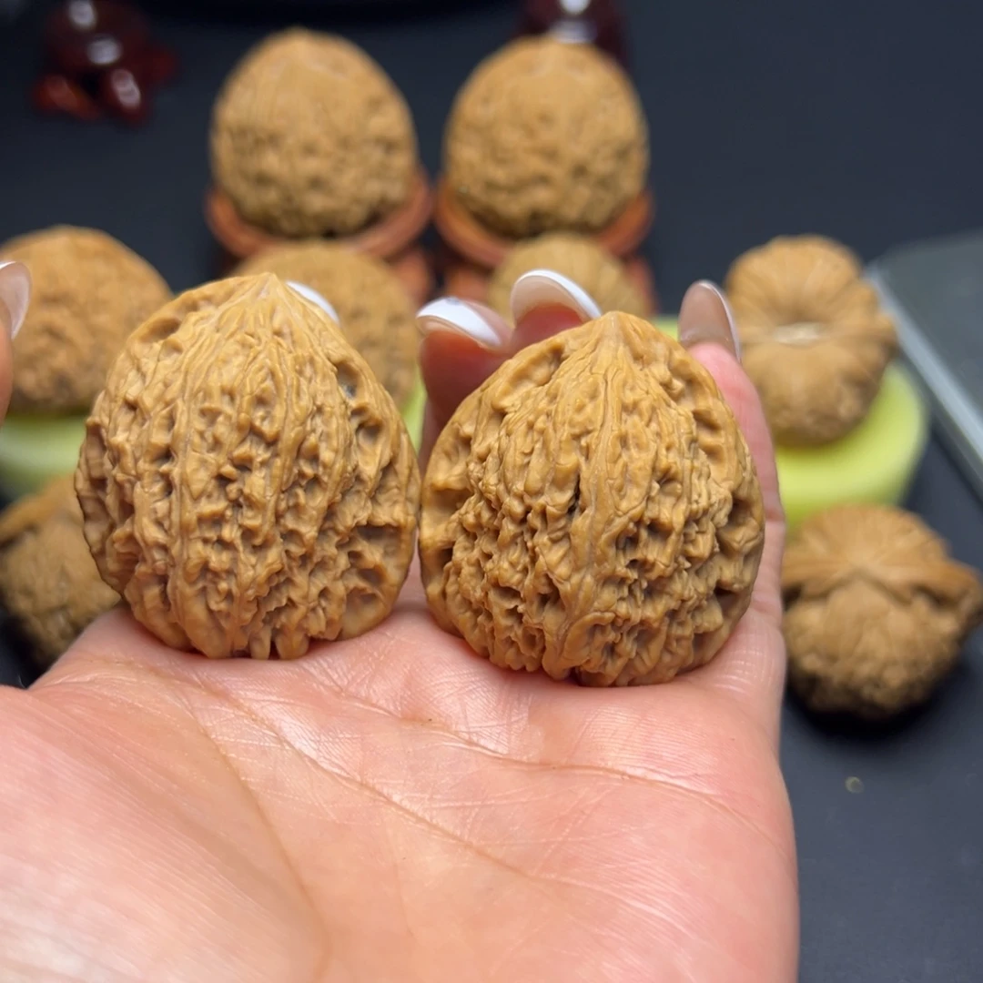 文玩核桃吊坠丑疆38