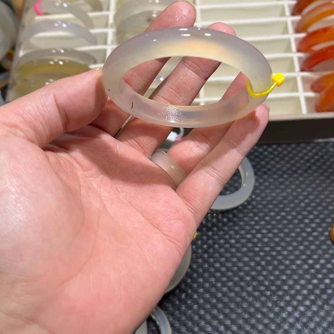 玛瑙/玉髓未镶嵌手镯58圈有包容2.0