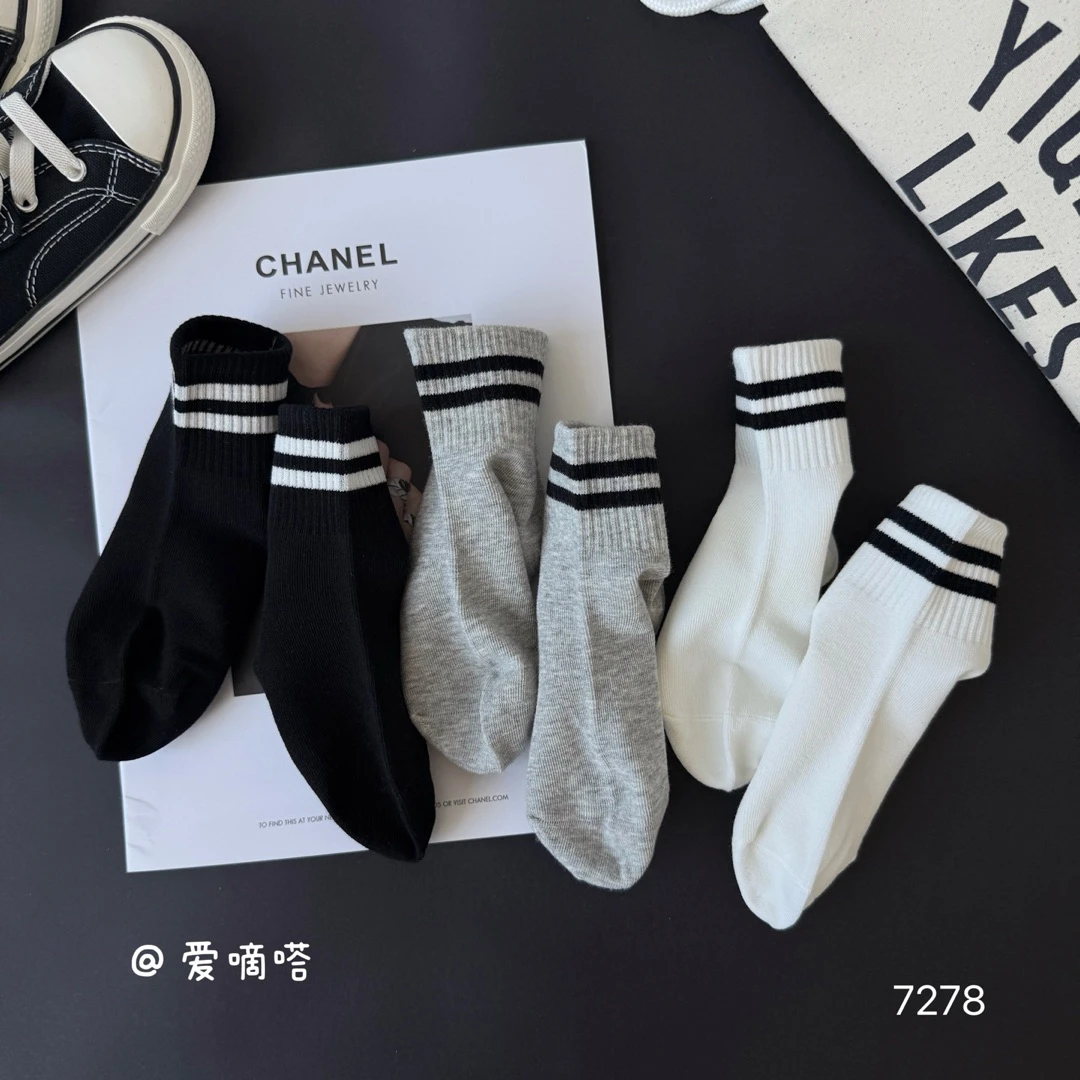 E036爱滴答新款经典条纹袜