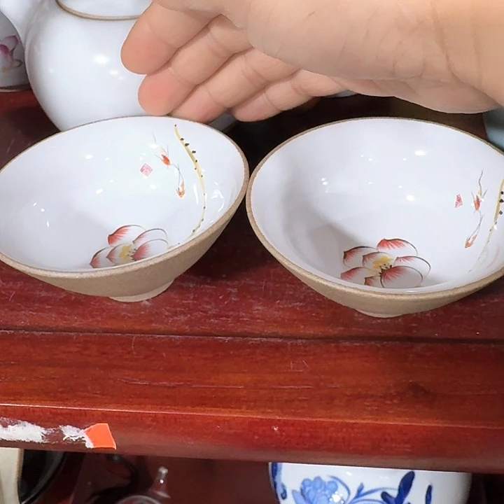 主人杯一个，瓷，品茗瓷