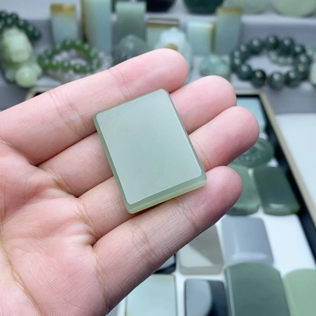 和田玉颈饰未镶嵌过*呀