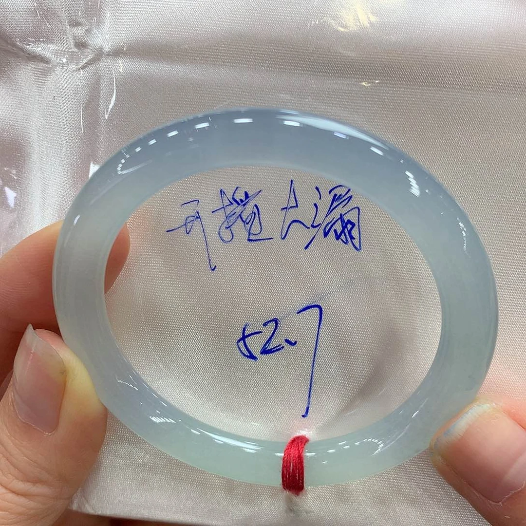 翡翠未镶嵌手镯52.7圆条