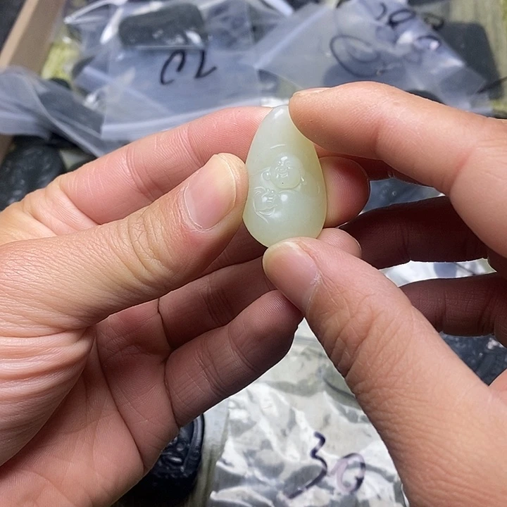 和田玉（糖玉）未镶嵌颈饰