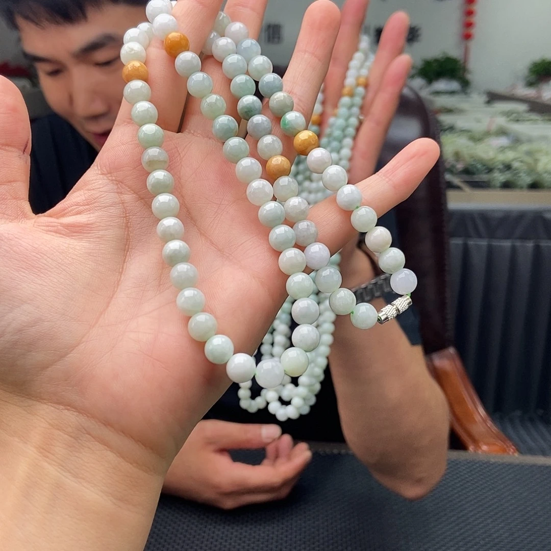 颈饰未镶嵌翡翠颜色多样性发拍一发一