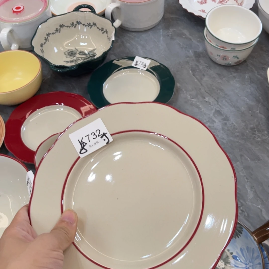 陶瓷微瑕餐具介意勿拍，满18飞！