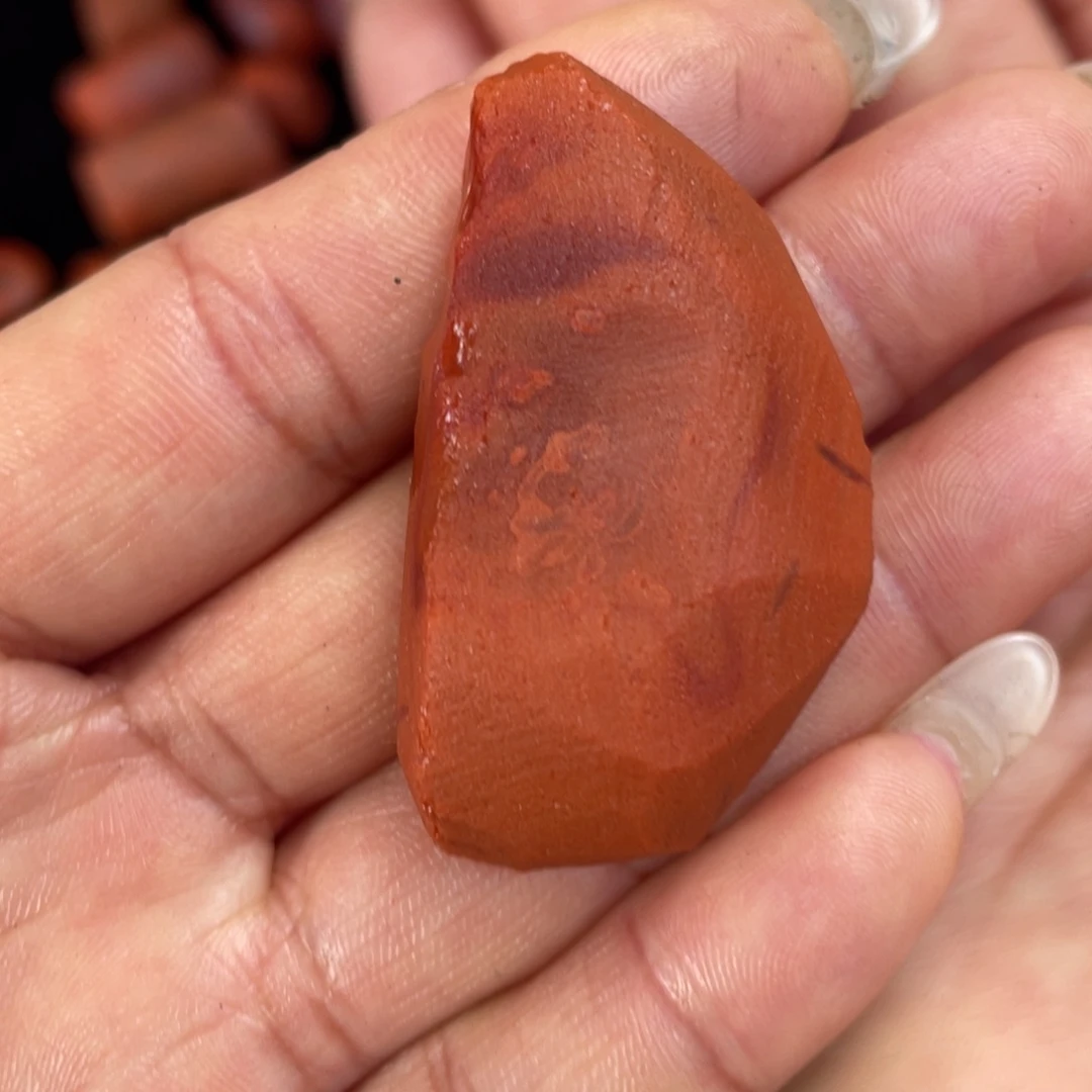 南红玛瑙吊坠未镶嵌