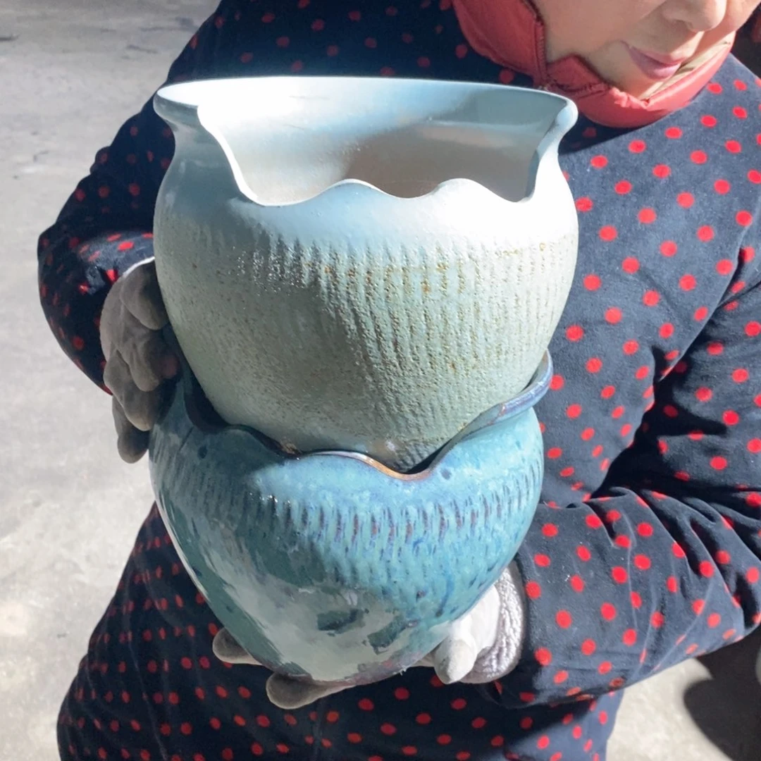 红陶口20高18瑕疵颜色随机