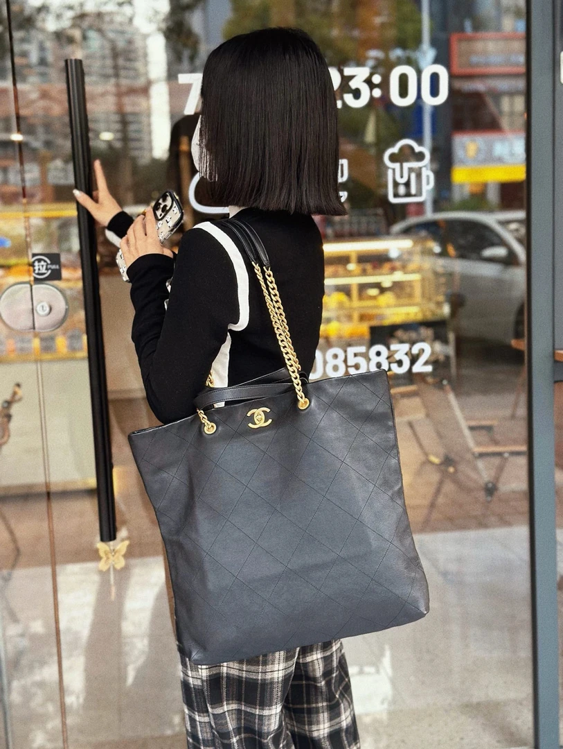 99新 Chanel/香奈儿 Chanel 22p黑色牛皮金扣tote手提单肩包/99新