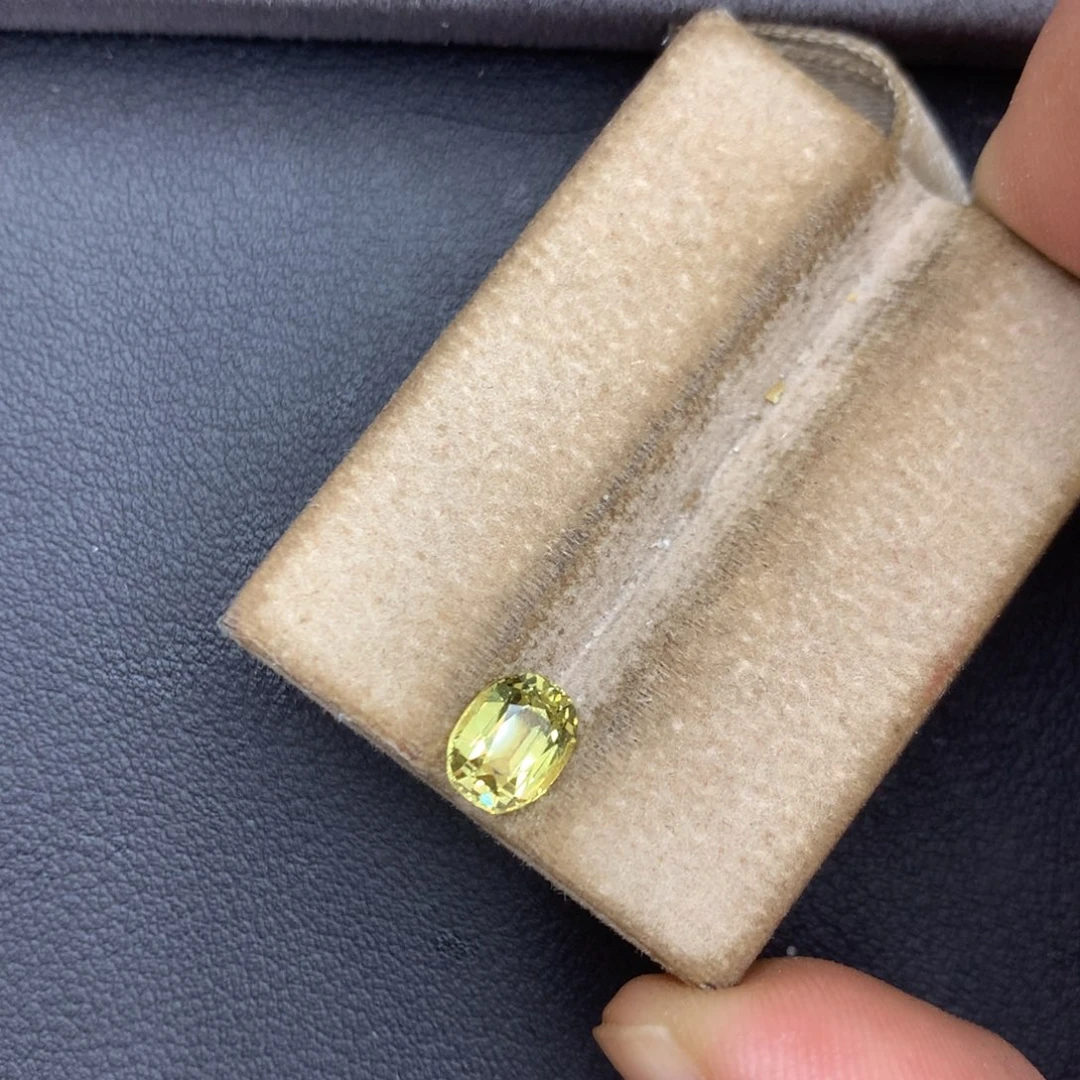 裸石金绿宝石1.56ct全净