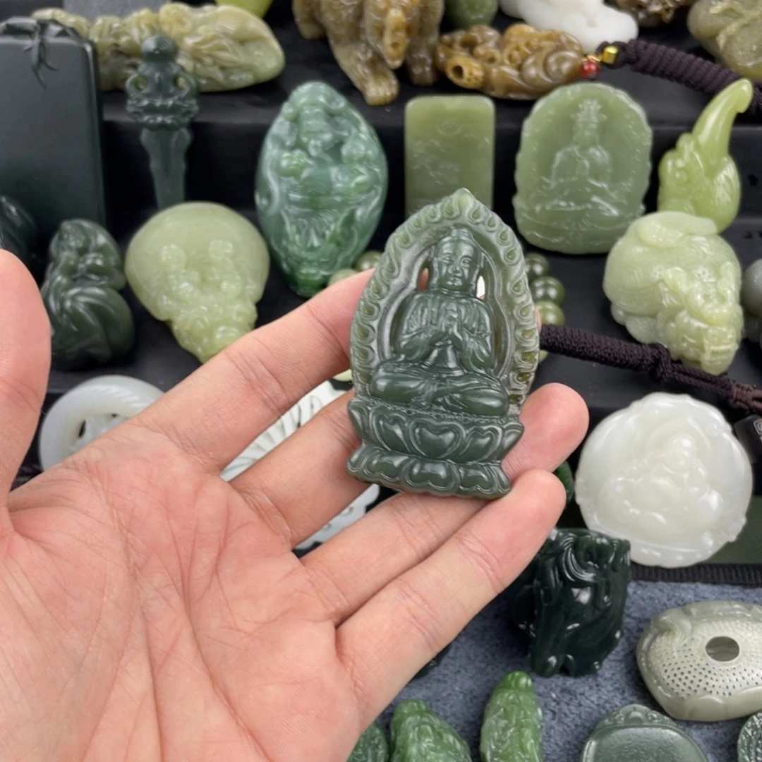 和田玉未镶嵌颈饰