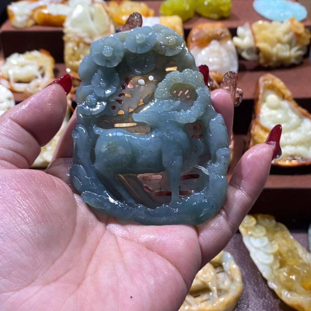 蛇纹石玉颈饰未镶嵌