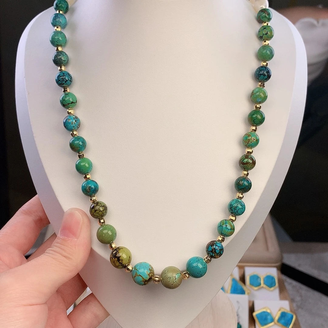 未镶嵌绿松石颈饰