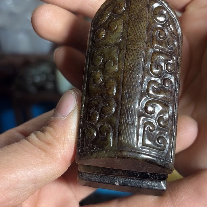 和田玉未镶嵌把件