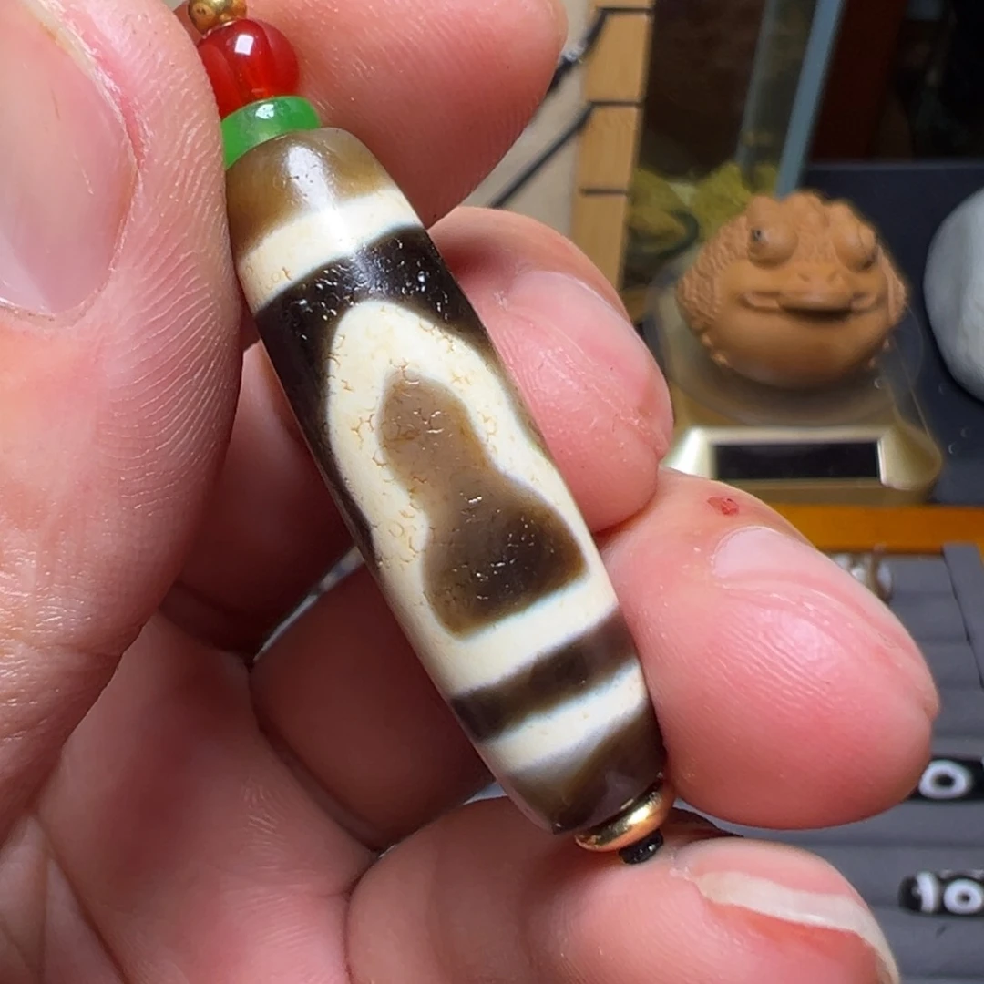 李***石玛瑙/玉髓颈饰未镶嵌